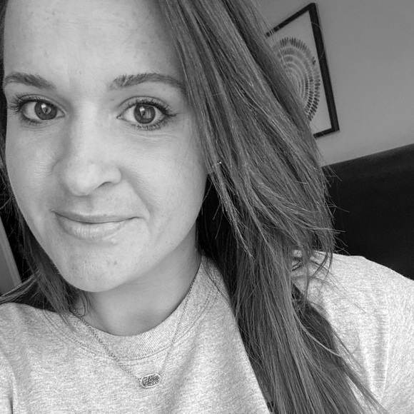 Meet your Posher, Gabrielle - Picture 1 of 1